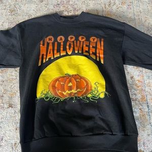 Vintage happy halloween crew neck no tag for size but I would say large to xl